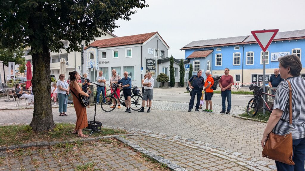 Mela Vie auf dem Parkplatz Stolzgarten