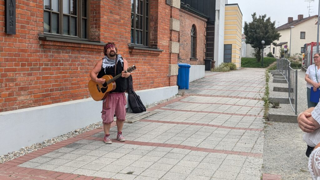 Joe Geigenberger von den Down Unda Bavarians spielt den Blues-Rock